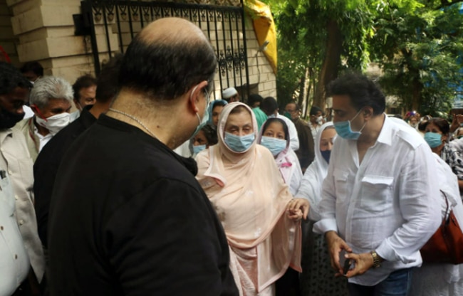  सायरा बानो