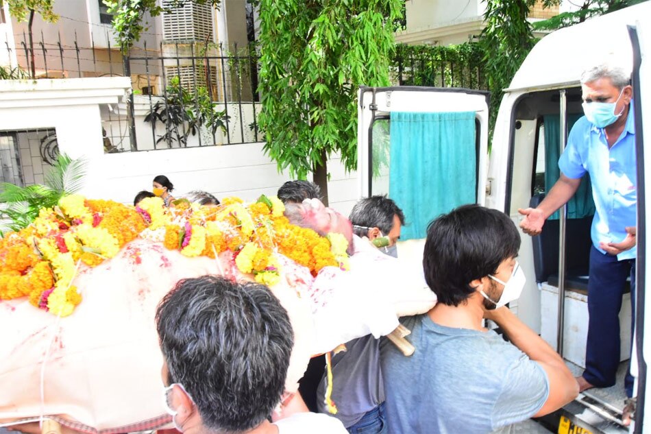 मंदिरा बेदी 