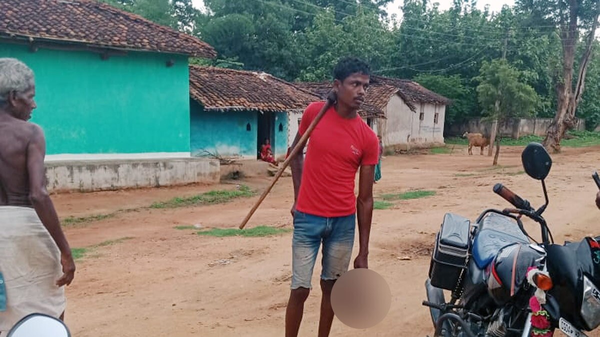 कुल्हाड़ी से काट दिया बुजुर्ग का सिर