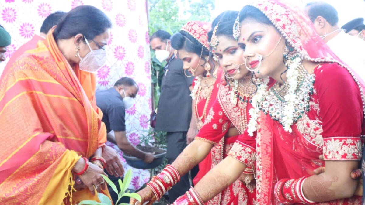 मुख्यमंत्री शिवराज ने तीनों बेटियों का कन्यादान किया