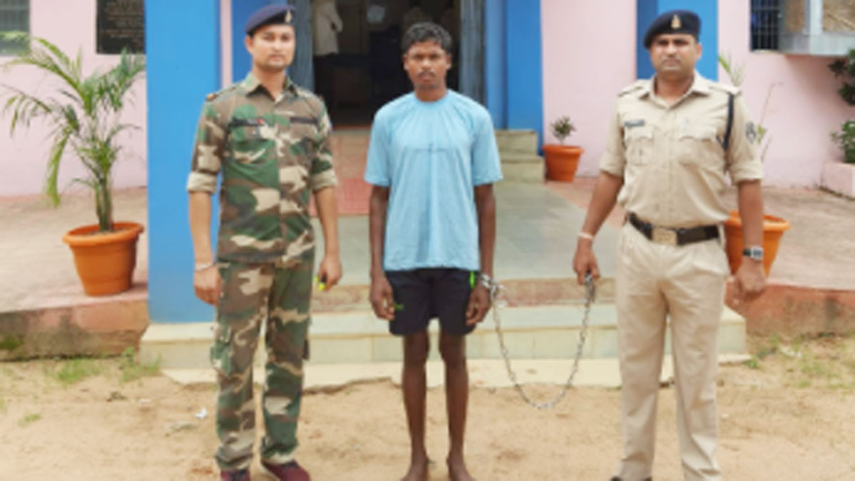 कुल्हाड़ी से काट दिया बुजुर्ग का सिर