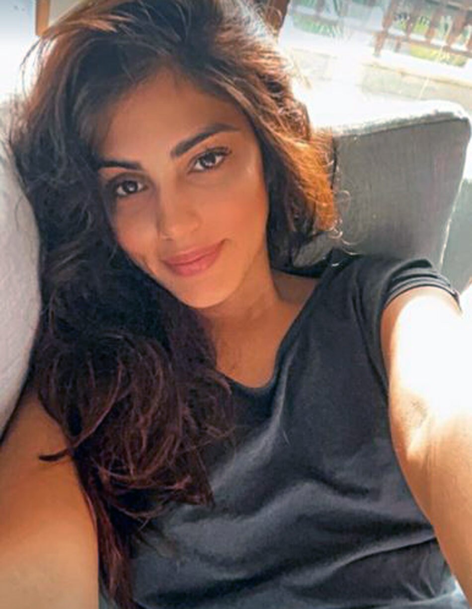 रिया चक्रवर्ती