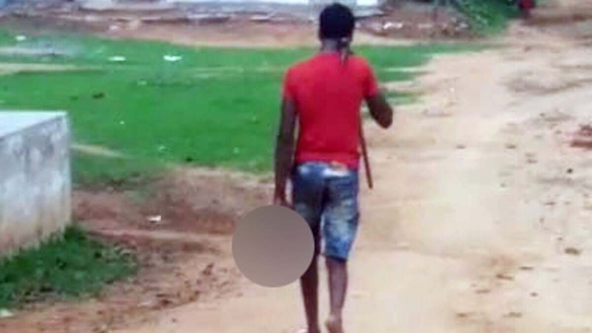 कुल्हाड़ी से काट दिया बुजुर्ग का सिर