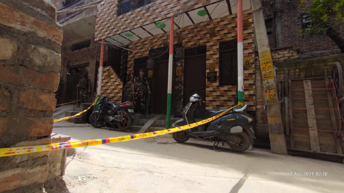 पुलिस का पहरा