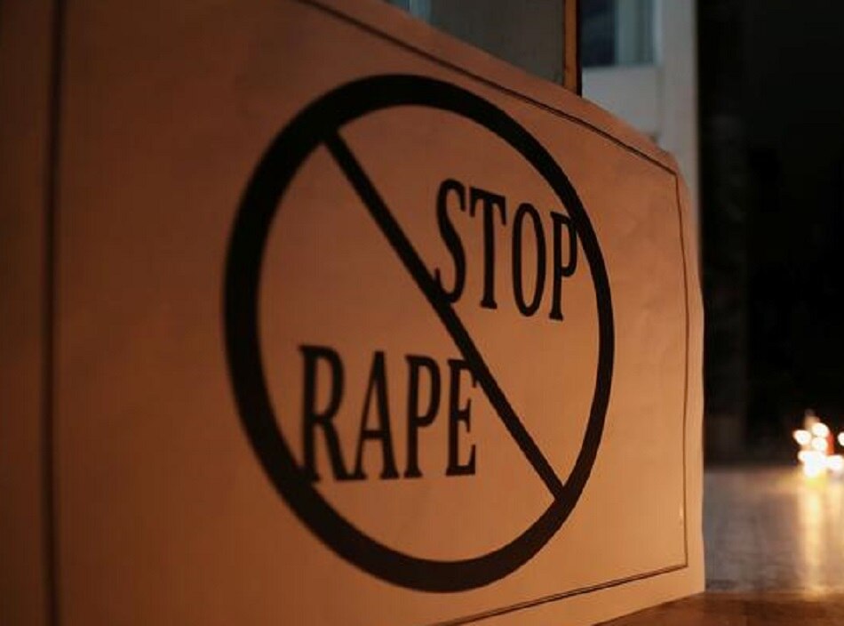 महिला रेप