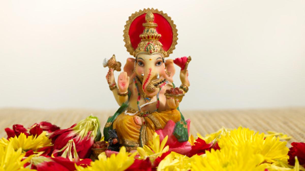 Ganesh Chaturthi: घर में भूलकर भी ना रखें गणपति की ऐसी मूर्ति, स्थापना में भी बरतें ये सावधानियां