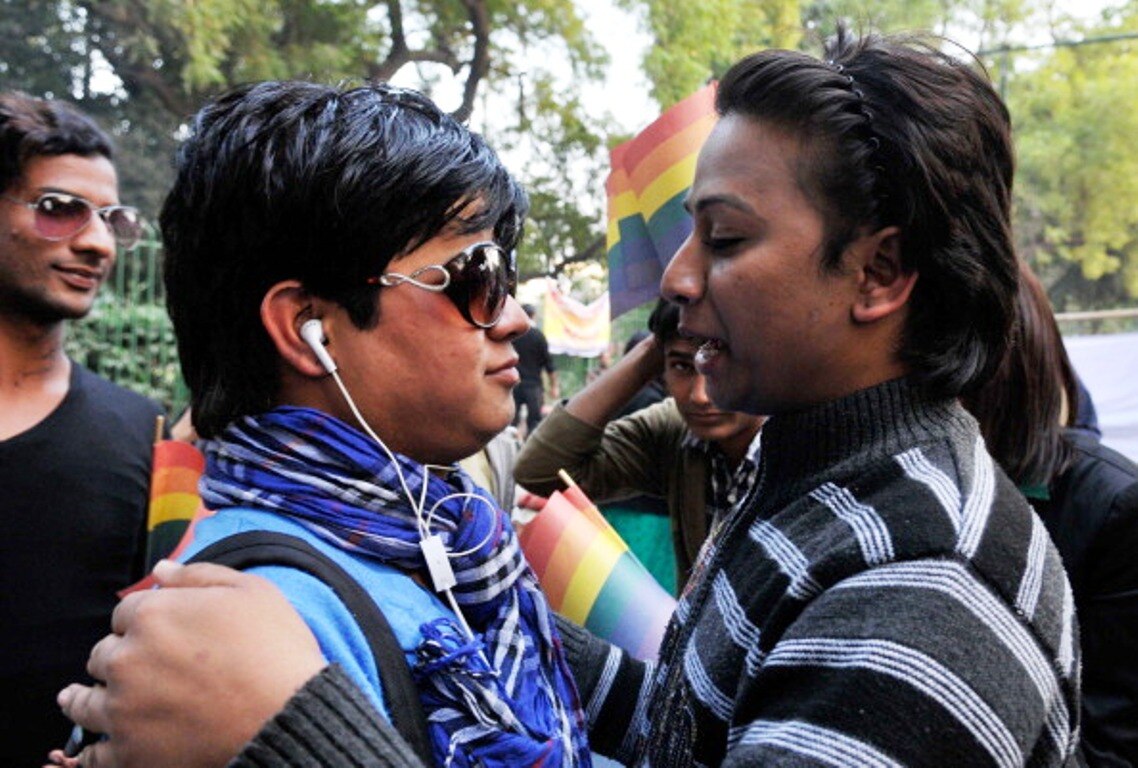 LGBT कपल को मदद मिलेगी