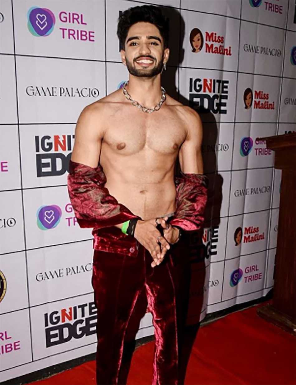 जीशान खान, रेहाना पंडित