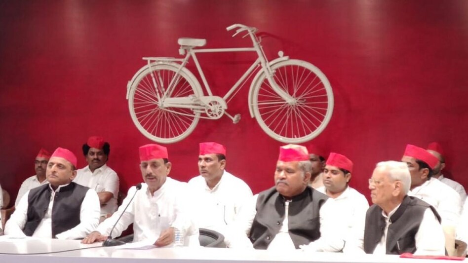 आरएस कुशवाहा, कादिर राणा और हरि किशोर तिवारी सपा में शामिल आरएस कुशवाहा, कादिर राणा और हरि किशोर तिवारी सपा में शामिल