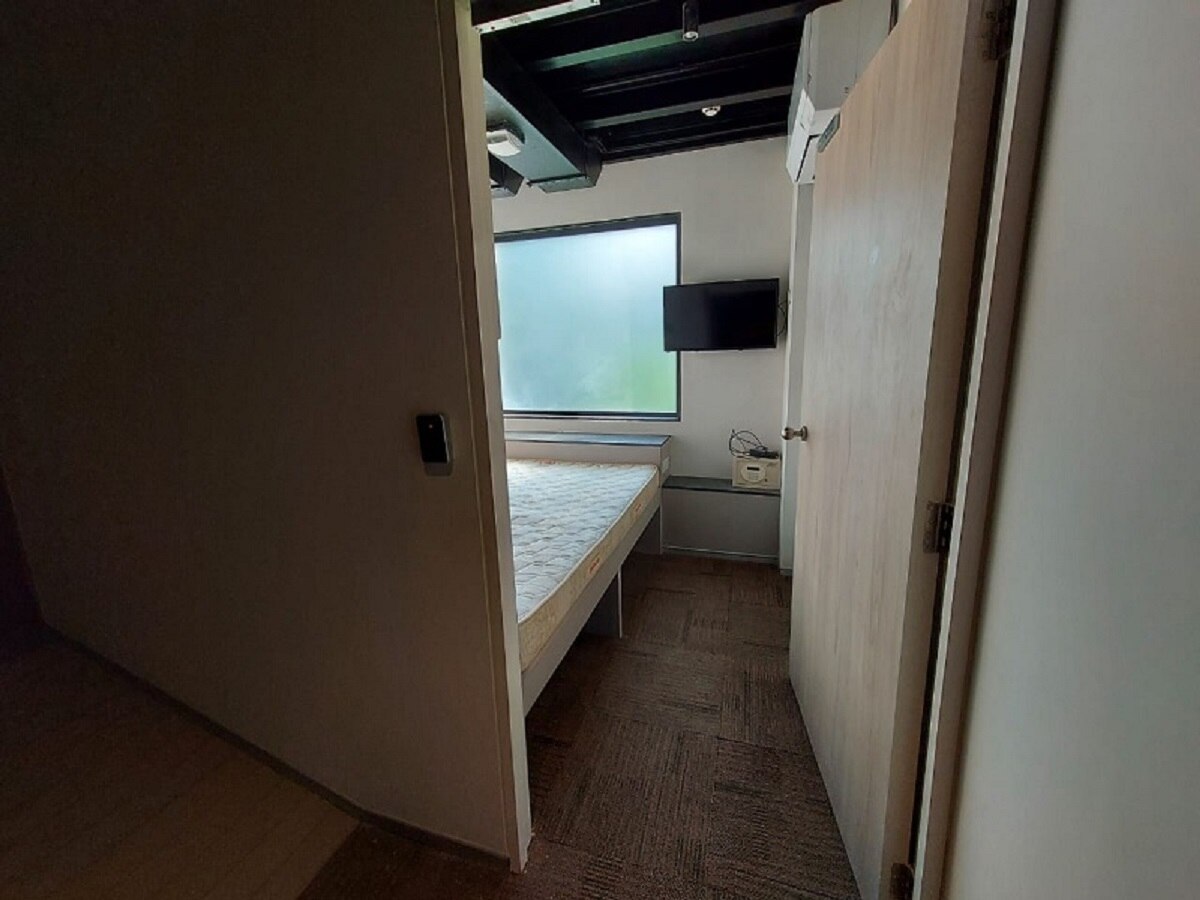 Pod Hotel Features