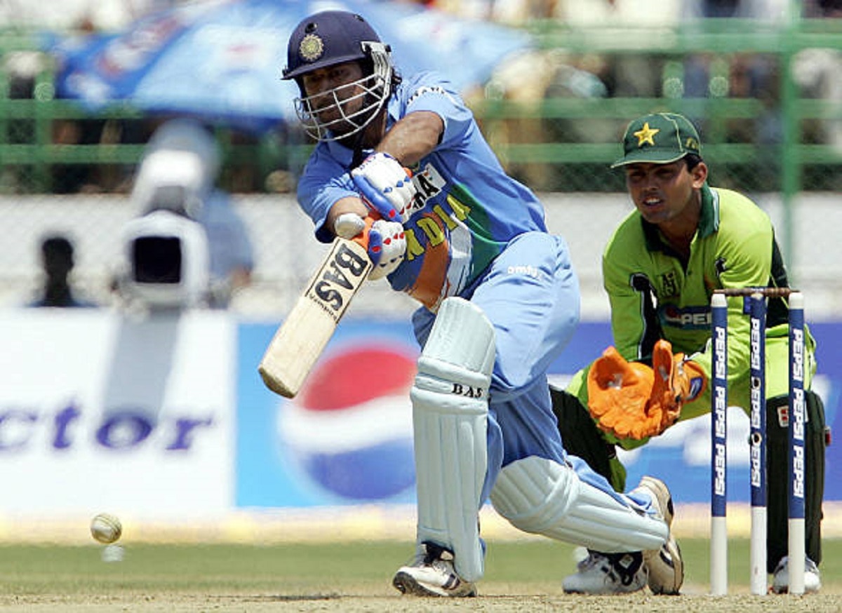 MS Dhoni vs Pak in Vizag (Getty)