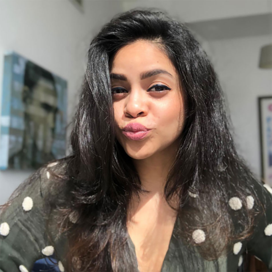  सुमोना चक्रवर्ती