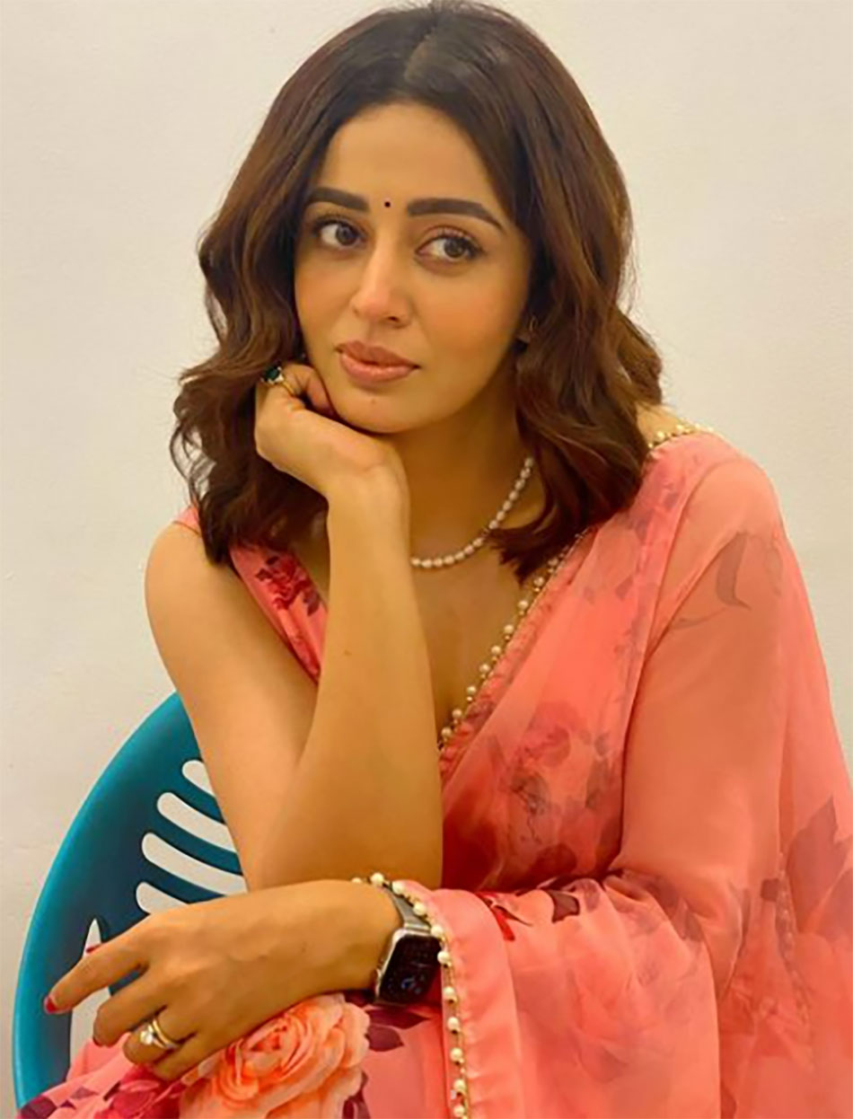 नेहा पेंडसे