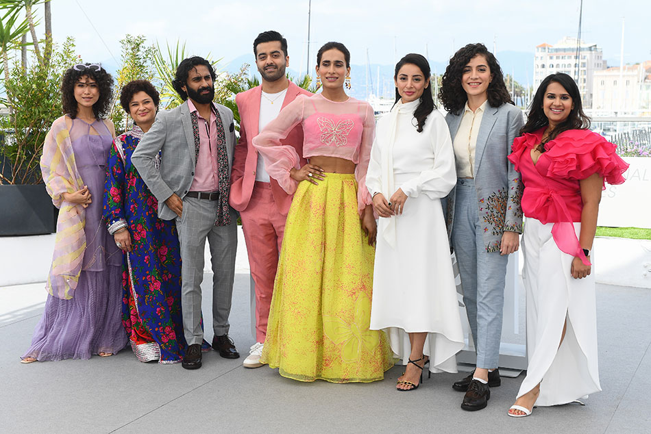 अलीना खान