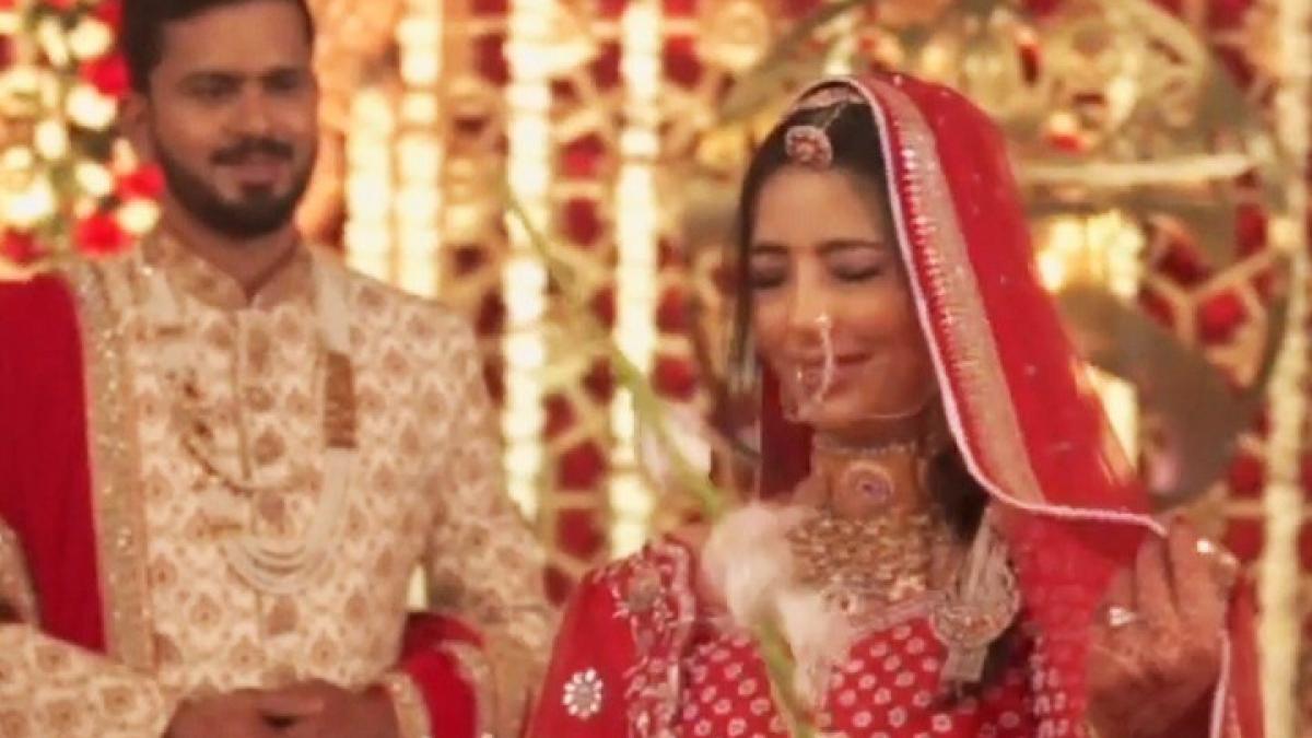 flower directly hit to the face of bride