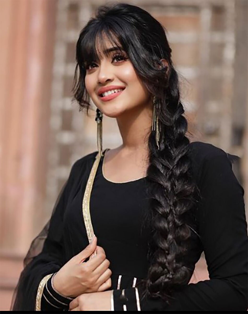 शिवांगी जोशी 