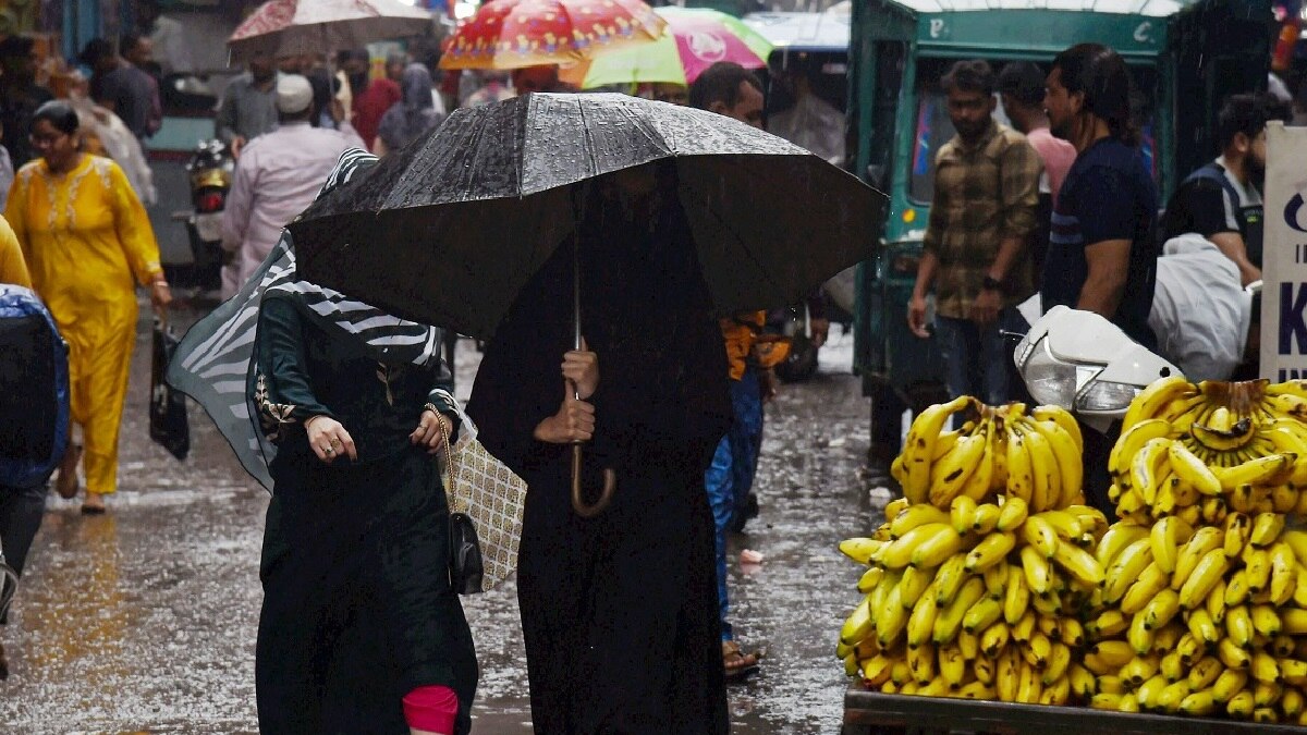 दिल्ली में बारिश से यातायात प्रभावित