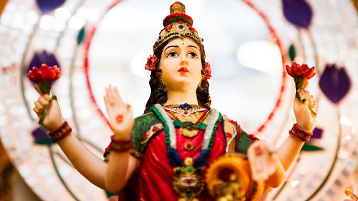 कौन हैं माता लक्ष्मी के भाई जिनके बिना मंदिर में अधूरी होती है पूजा? (Photo: Getty Images)