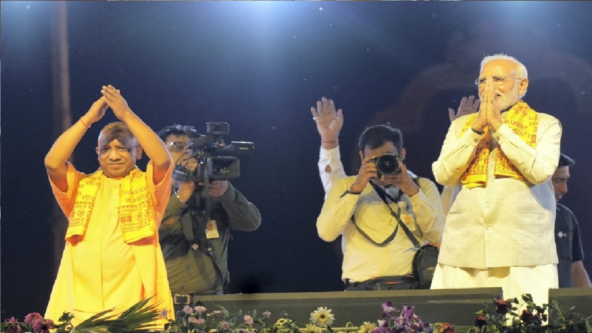दिवाली की पूर्व संध्या पर अयोध्या में जलाए गए 17 लाख दीए, पीएम मोदी भी हुए कार्यक्रम में शामिल