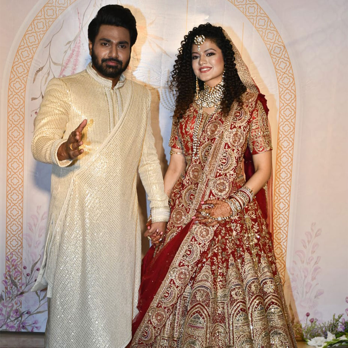 पलक मुच्छल, मिथुन