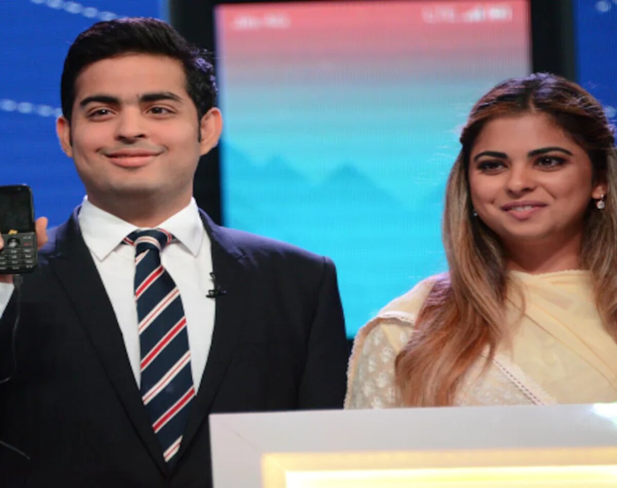 आकाश-ईशा और अनंत अंबानी