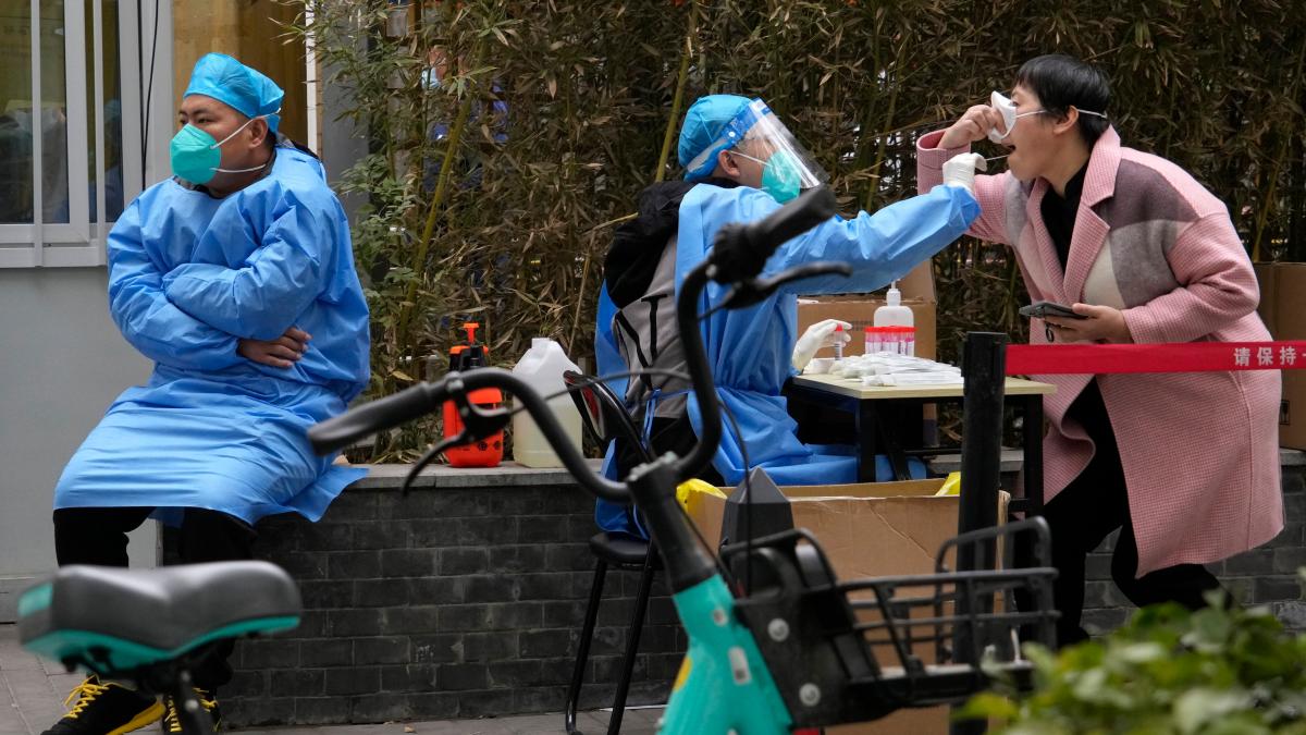 चीन में राजनीति के कारण बेकाबू हुआ कोरोना