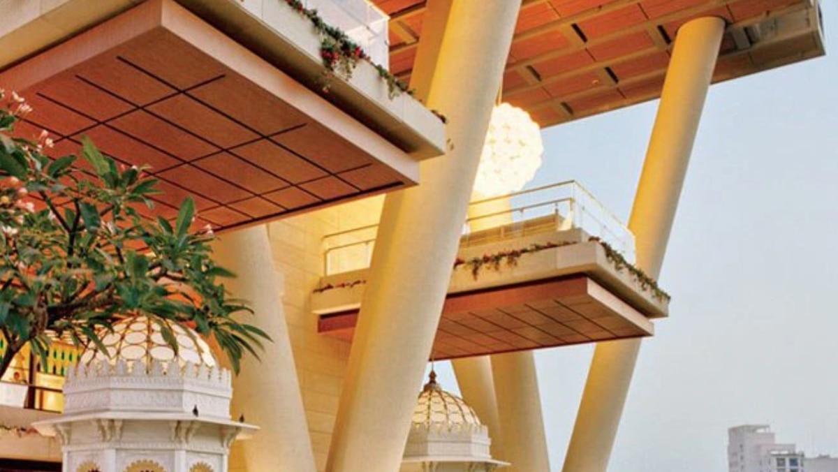 पार्किंग के लिए 6 फ्लोर