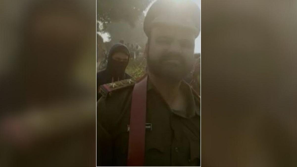 बच्चे की किडनैपिंग के लिए नकली पुलिस की ली मदद.