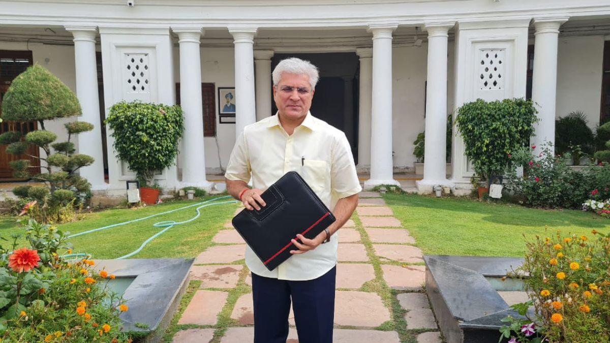 Delhi budget Live: केजरीवाल सरकार के पिटारे में दिल्ली वालों के लिए क्या है? थोड़ी देर में पेश होगा बजट