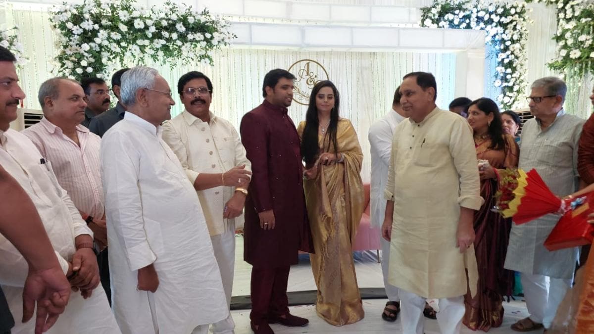 आनंद मोहन के लिए लकी मंडे, मिली परमानेंट रिहाई और बीच तालाब में नाव पर हुई बेटे की सगाई - Lucky Monday for Anand Mohan, got permanent release and got engaged to his son on a boat in the middle of the pond lclv - AajTak