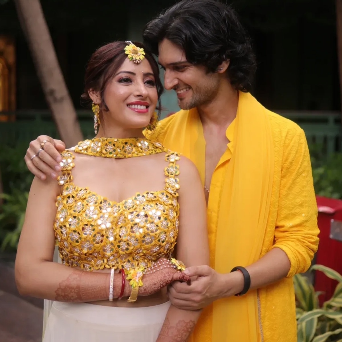 संचिता बनर्जी, रुहान सापरू