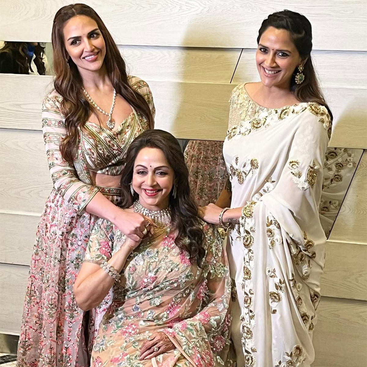 धर्मेंद्र का परिवार