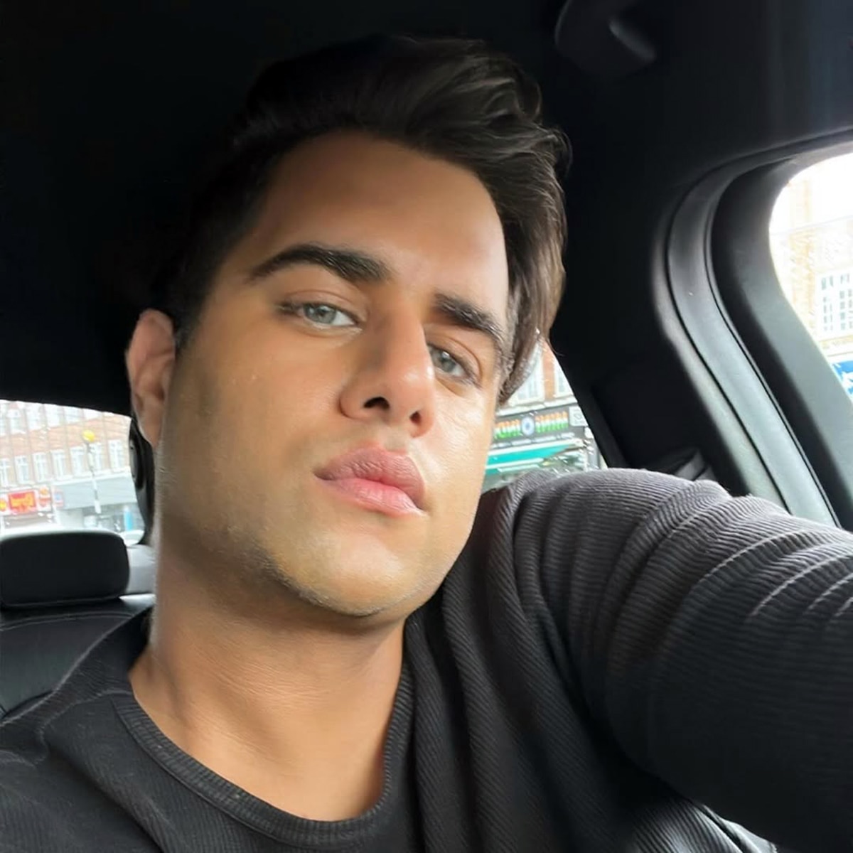 गौरव खन्ना 