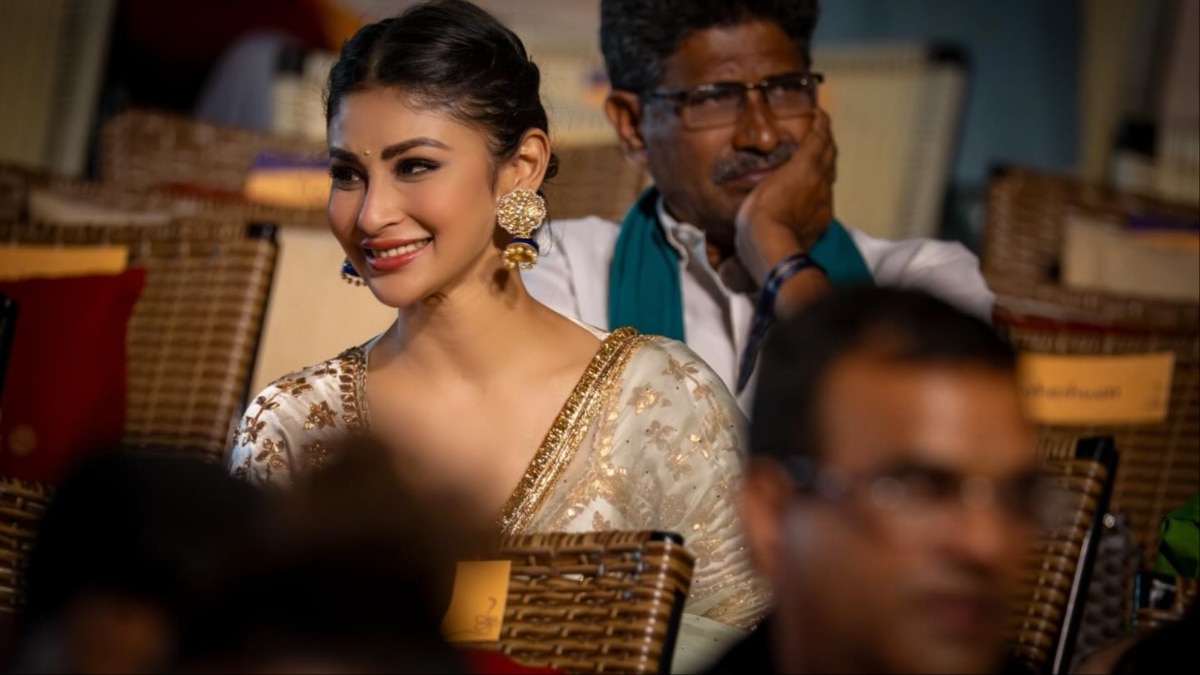 mouni jhumke