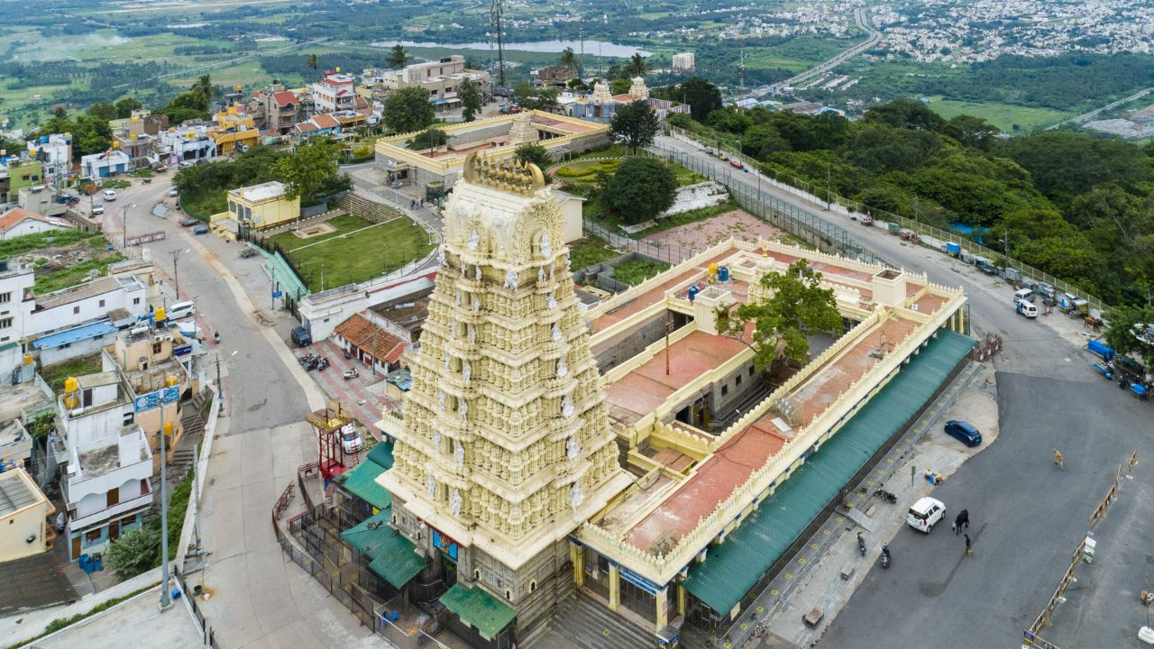 चामुंडेश्वरी मंदिर