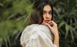 दिव्या अग्रवाल | एक्ट्रेस