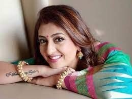 जूही परमार 