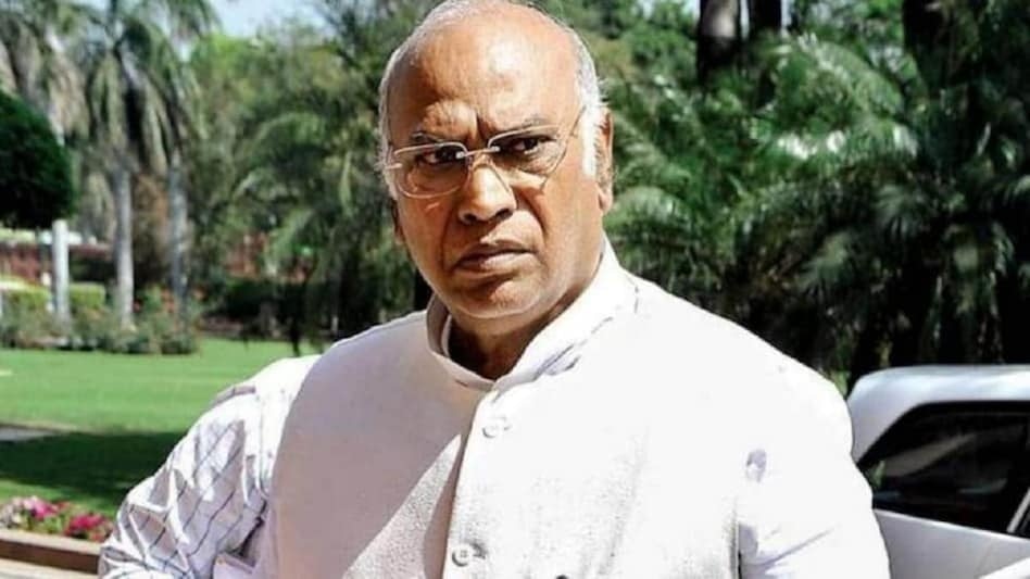 Mallikarjun Kharge Latest News, Updates in Hindi | मल्लिकार्जुन खड़गे के  समाचार और अपडेट - AajTak