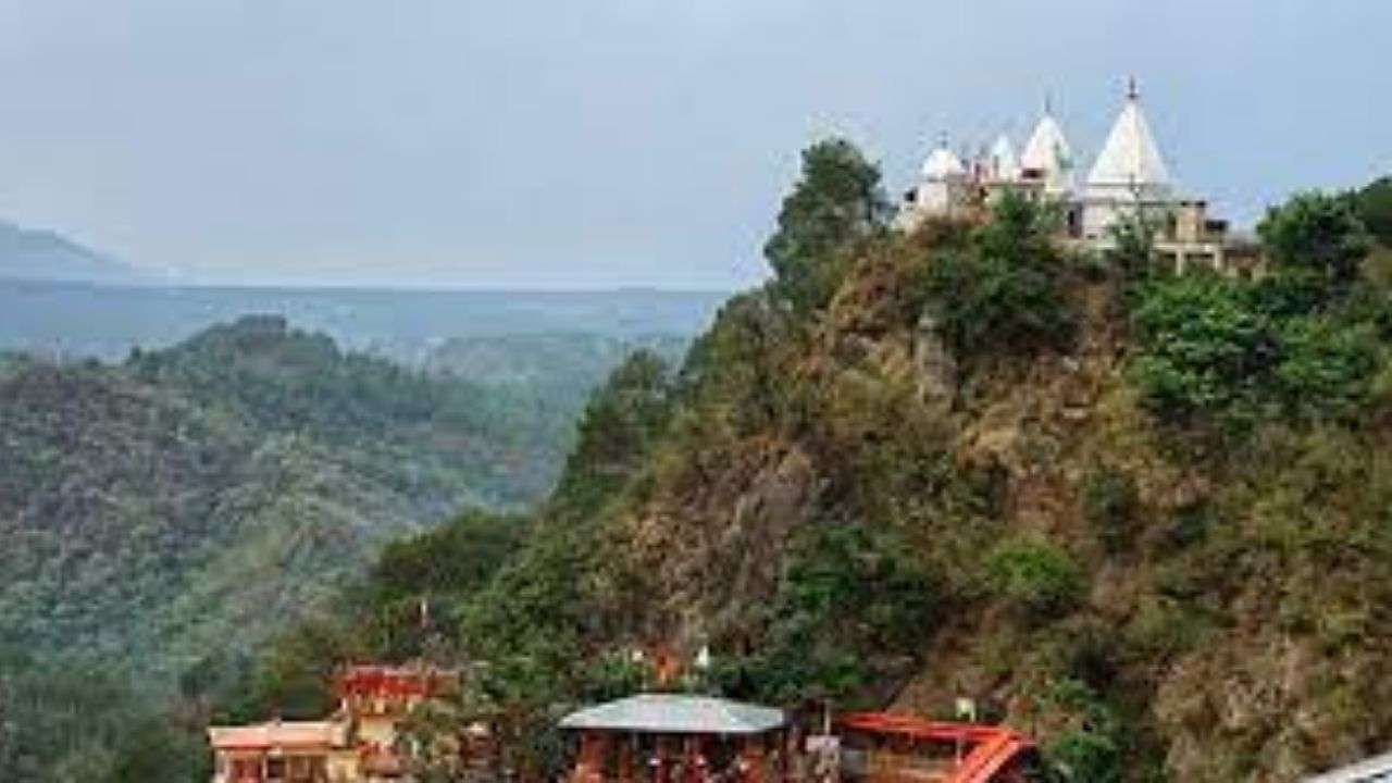 नैना देवी मंदिर