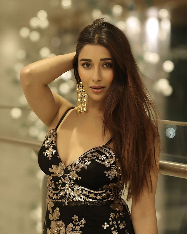 नायरा बनर्जी | एक्ट्रेस