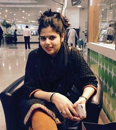 पंखुड़ी पाठक