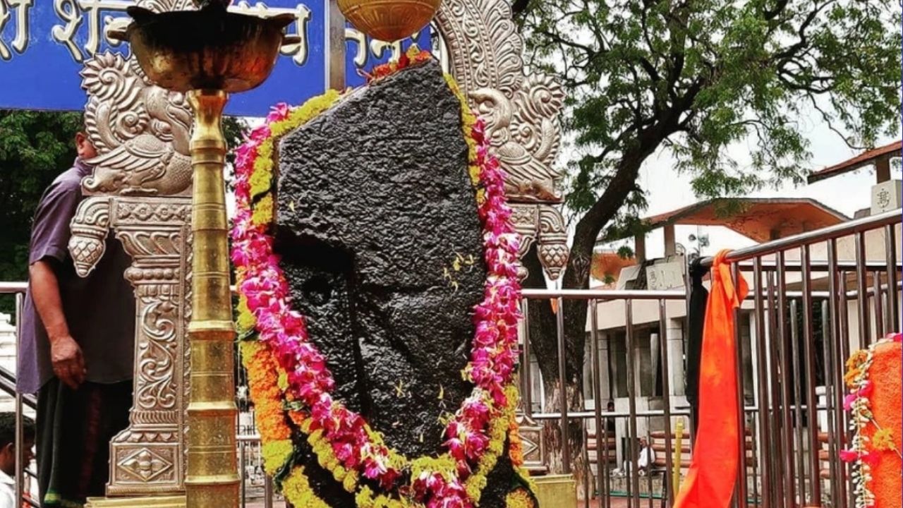 शनि शिंगणापुर मंदिर