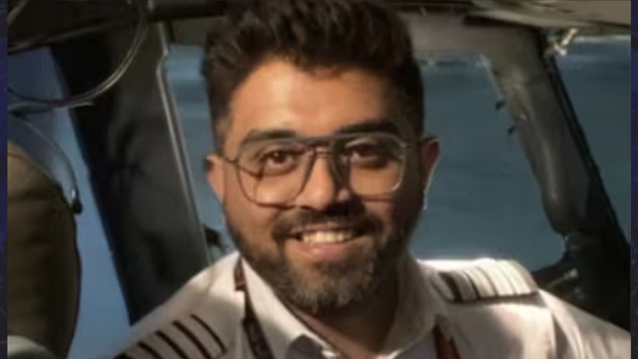 स्मित मछार