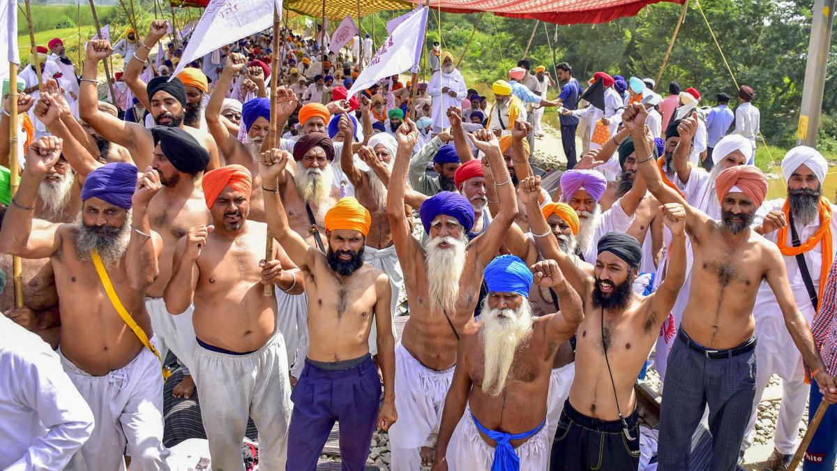 कृषि बिल पर संग्राम जारी, राहुल गांधी ने की किसानों से बातचीत - Farm Bill  Farmers Protest Congress Rahul Gandhi Bihar Election 2020 - AajTak