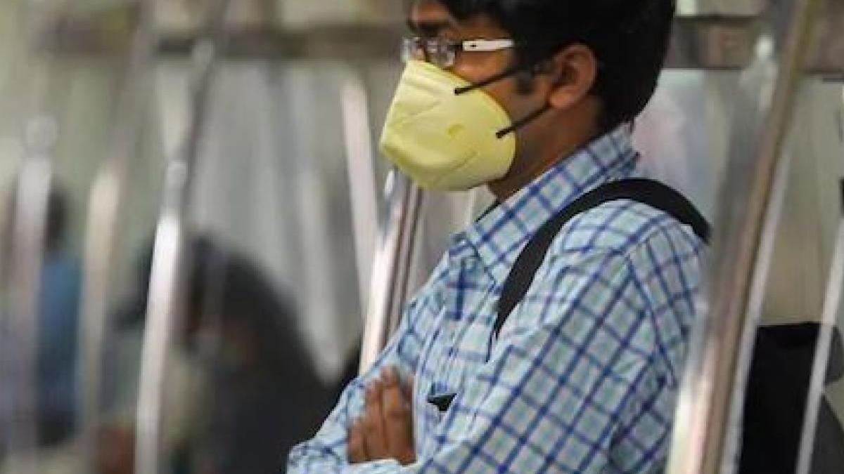 दिल्ली मेट्रो में 150 यात्रियों की काउंसलिंग, 92 का कटा चालान