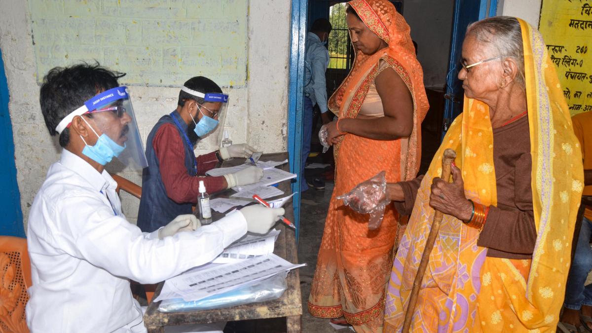 बिहार विधानसभा चुनाव में मतदान जारी
