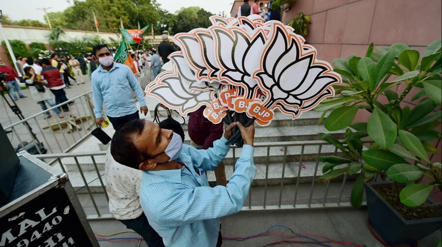 बिहार चुनाव में जीत पर एनडीए में जश्न