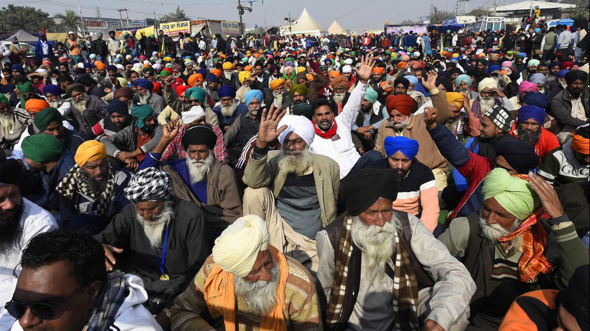 किसानों का हल्ला बोल जारी (PTI)