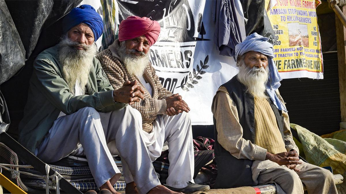 दिल्ली बॉर्डर पर डटे किसान (फोटो-PTI)