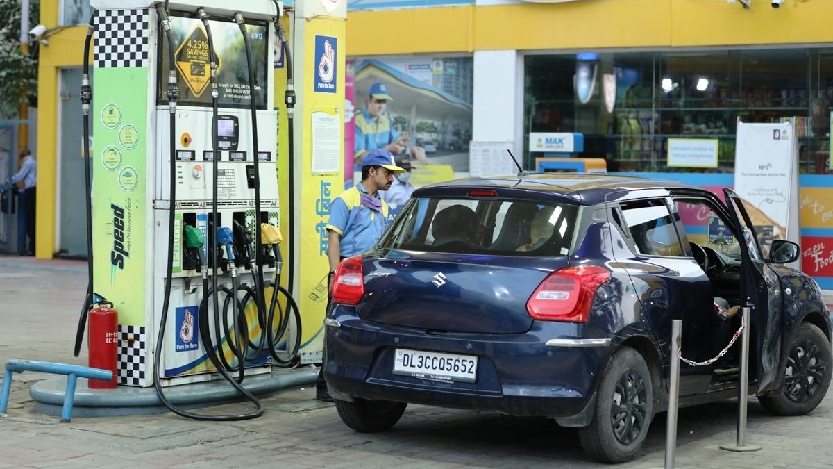 पेट्रोल-डीजल की कीमत में कोई बदलाव नहीं